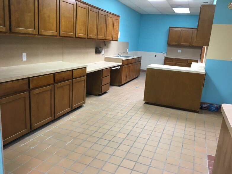 More Photos Of 11001 Fondren Rd, Houston Freestanding For Lease