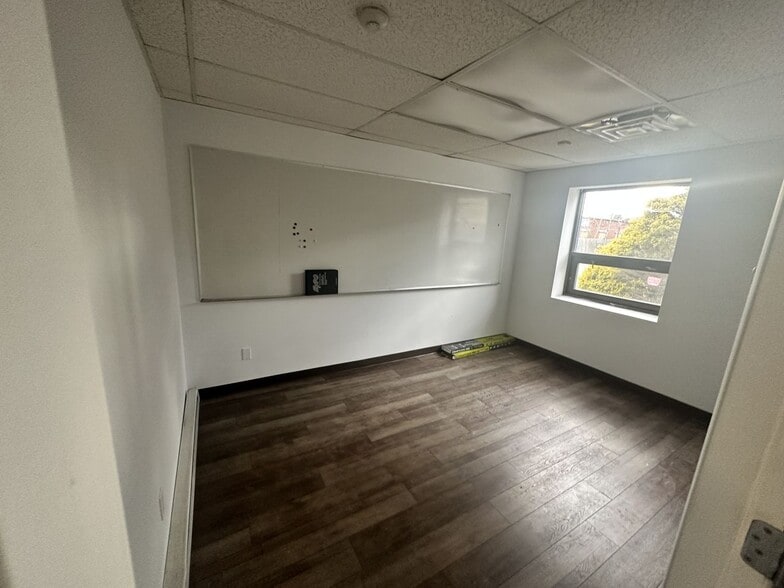 More Photos Of 5800 Post Rd, East Greenwich Warehouse For Lease