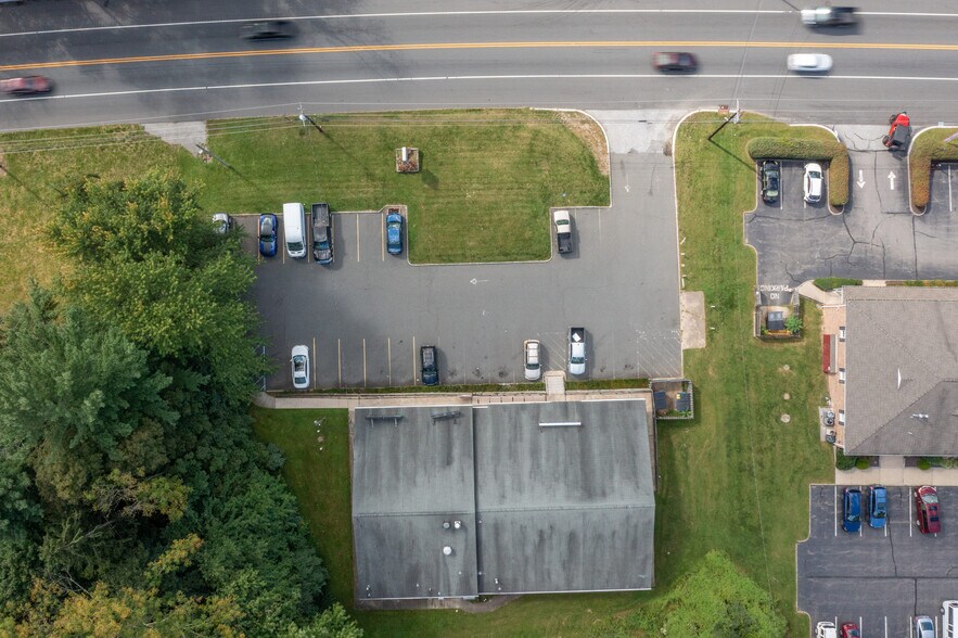 More Photos Of 2002 Rt-31, Clinton Township Unknown For Lease