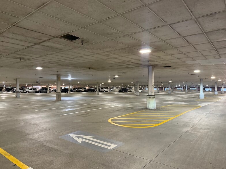 More Photos Of Peachtree Industrial Blvd @ SEC Peachtree Industrial & Chamblee, Chamblee Unknown For Lease