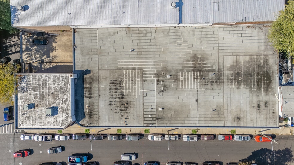 More Photos Of 8950 127th St, Richmond Hill Warehouse For Sale