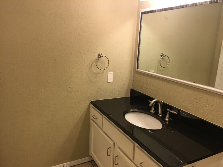 More Photos Of 4 Grand Lake Dr, Afton Apartments For Sale