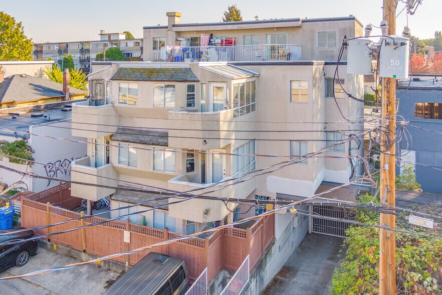 More Photos Of 8851 Granville St, Vancouver Apartments For Sale