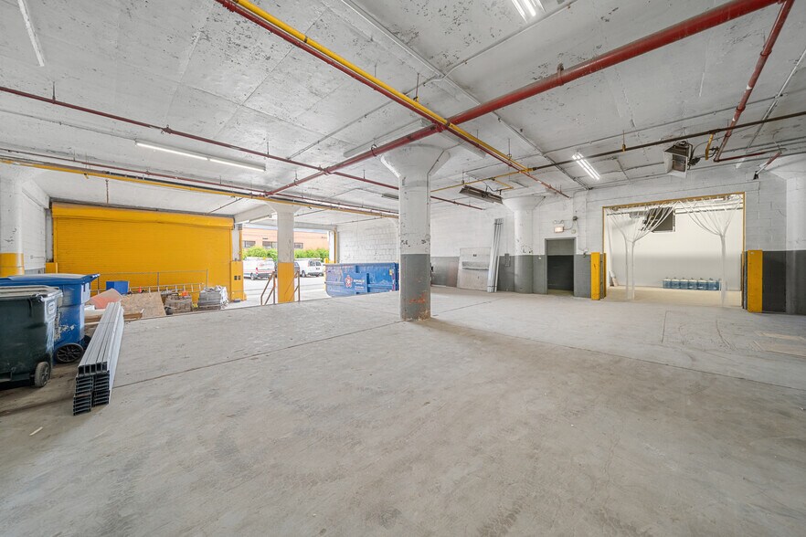 More Photos Of 1001 N North Branch St, Chicago Flex For Lease