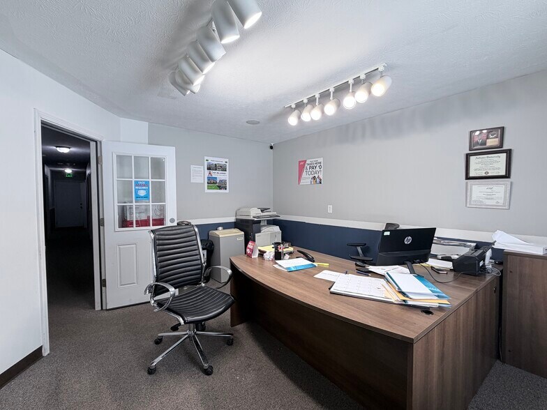 More Photos Of 4803 W 71st St, Indianapolis Medical For Sale