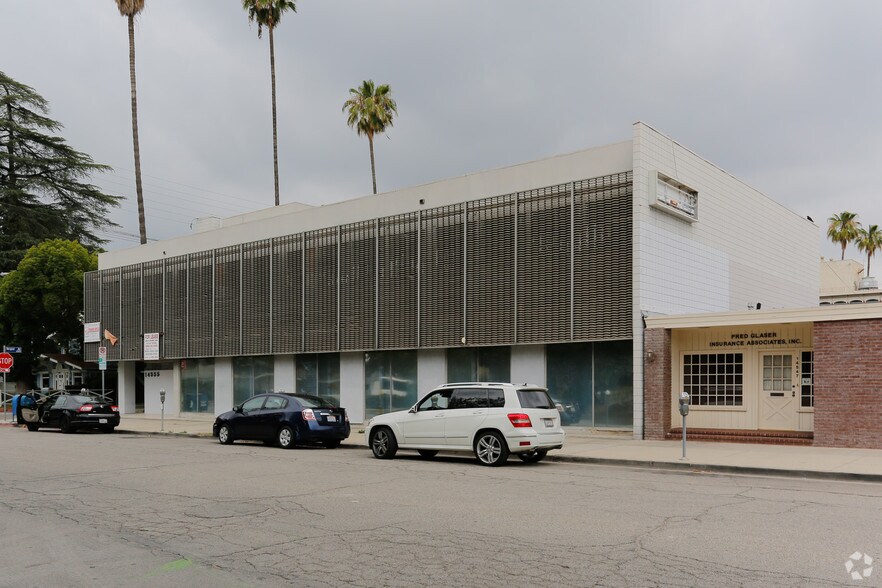 More Photos Of 14551-14555 Hamlin St, Van Nuys Medical For Sale