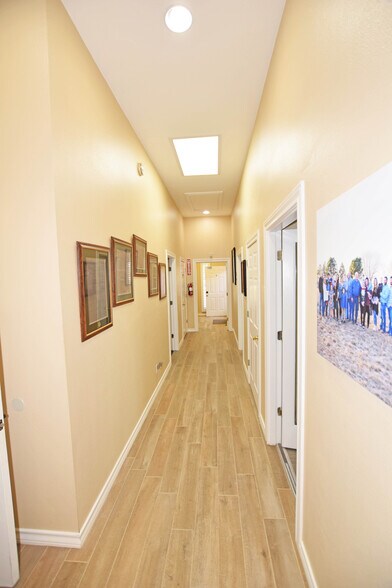 More Photos Of 327 SE Loop 338, Odessa Flex For Lease