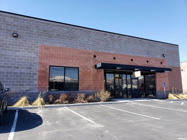 More Photos Of 215 N Redwood Rd, North Salt Lake Flex For Lease