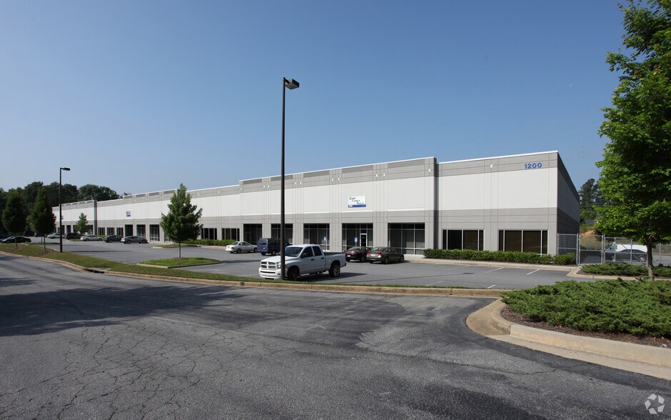More Photos Of 700 Pinnacle Ct, Norcross Warehouse For Lease