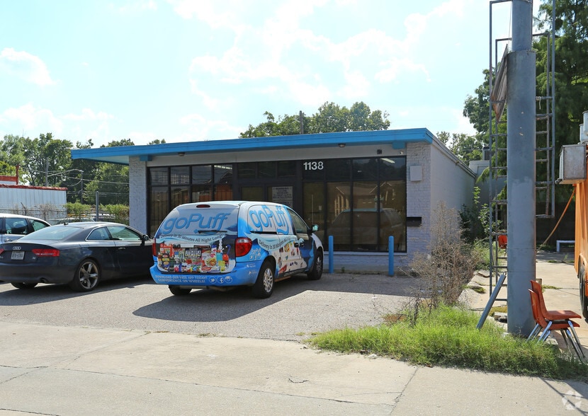 More Photos Of 1138 Airport Blvd, Austin Freestanding For Lease