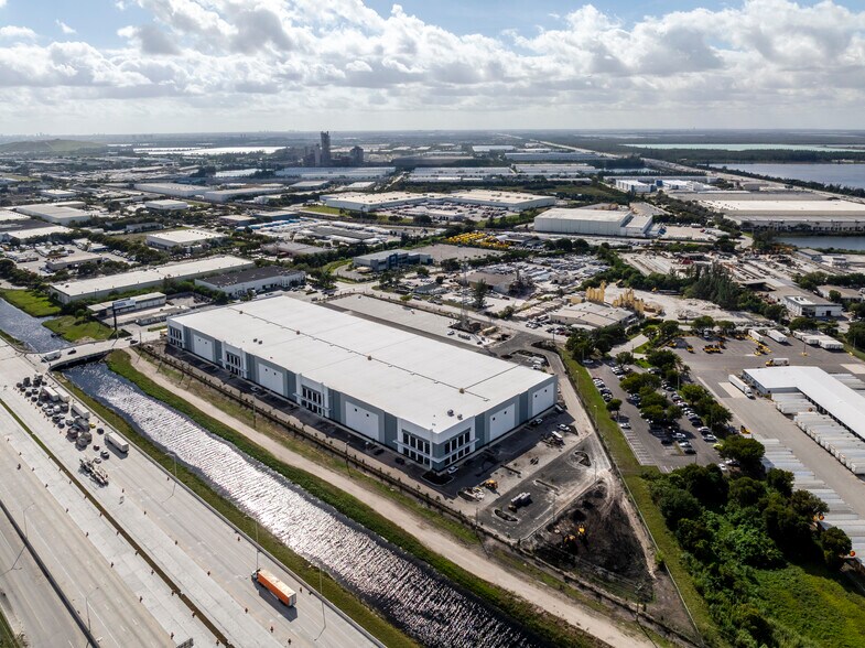 More Photos Of 10900 NW 128th Street, Medley Warehouse For Lease