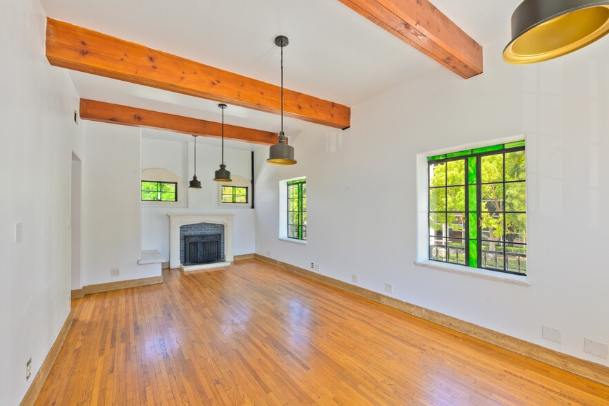 More Photos Of 1002 W 3rd St, Santa Ana Office For Sale