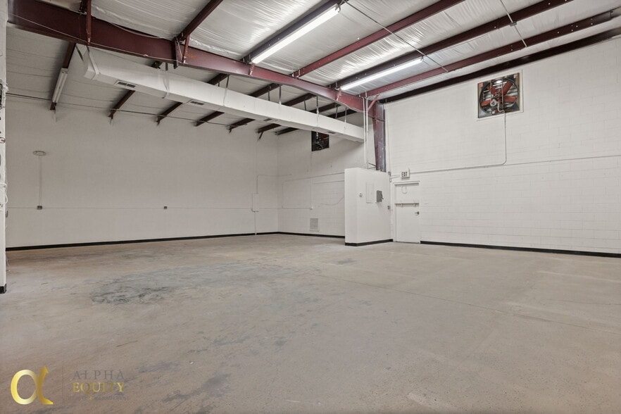 More Photos Of 5497 Benchmark Ln, Sanford Warehouse For Lease
