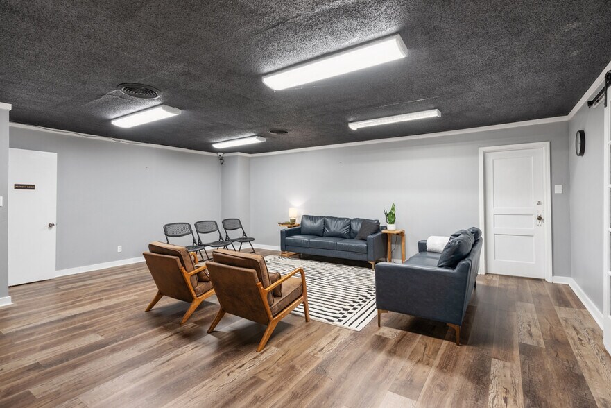 More Photos Of 310 Coles Ferry Pike, Lebanon Religious Facility For Sale