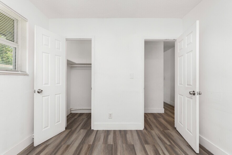 More Photos Of 5521 SW 34th St, Pembroke Park Multifamily For Sale