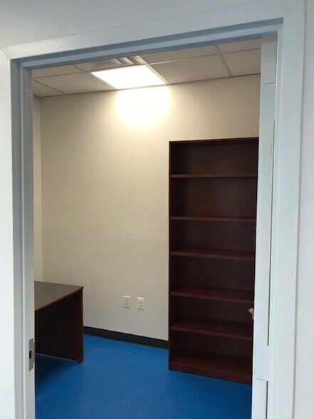 More Photos Of 7428 Westmore Rd, Rockville Service For Lease