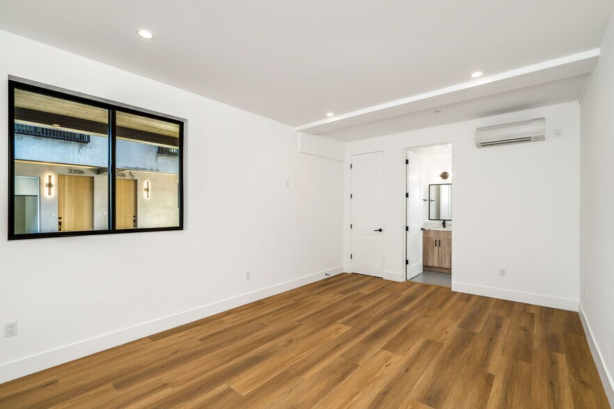 More Photos Of 2204 Carmona Ave, Los Angeles Apartments For Sale