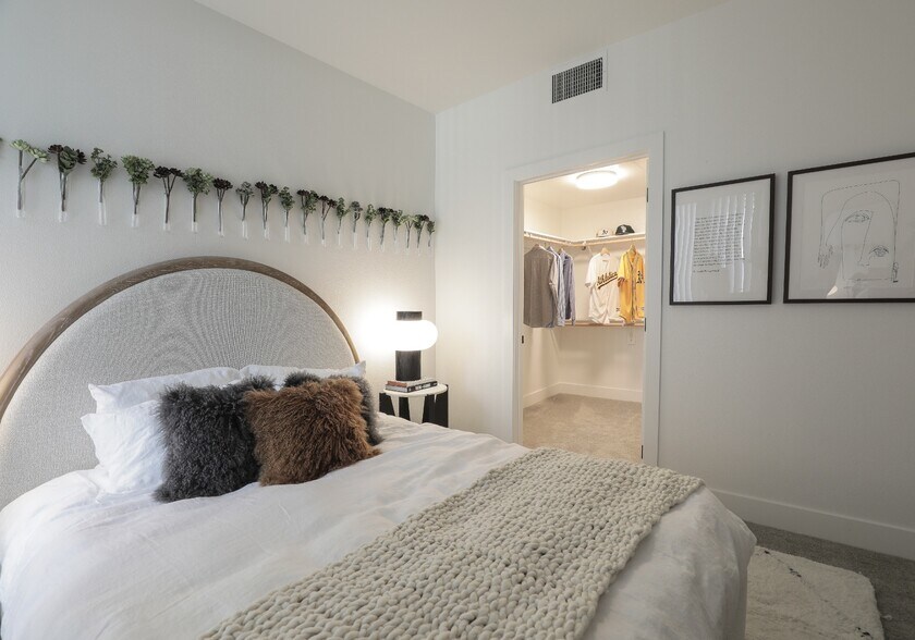 More Photos Of 219 9th Ave, Oakland Apartments For Lease