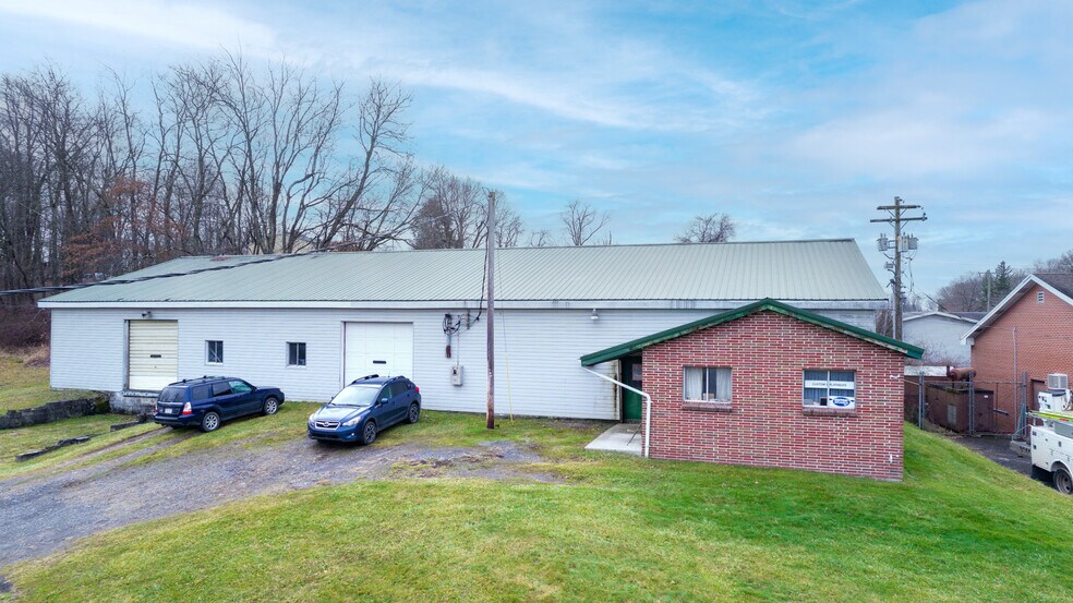 More Photos Of 40 Jennmar Dr, Reedsville Distribution For Sale
