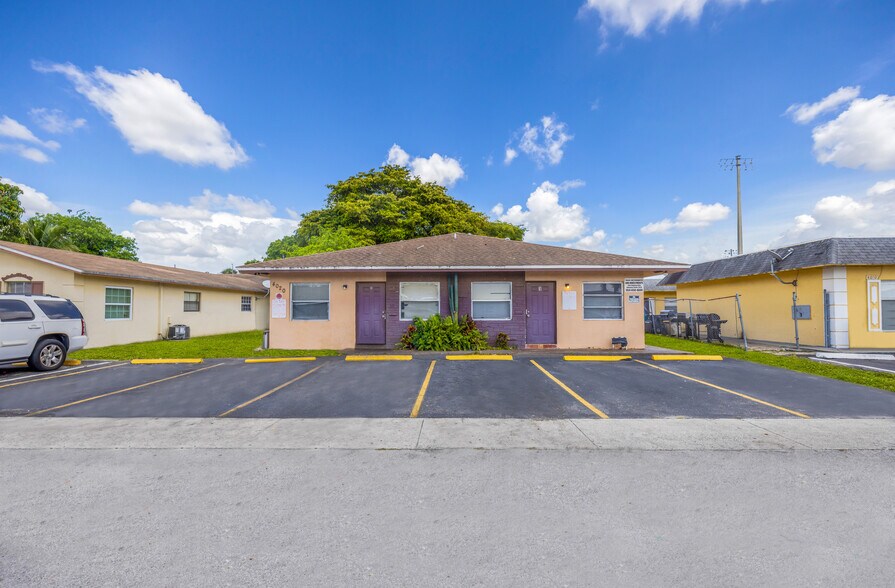 Primary Photo Of 4020 NW 30th Ter, Lauderdale Lakes Apartments For Sale