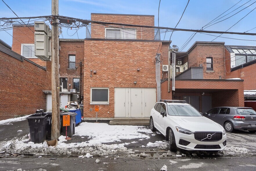 More Photos Of 4920 Rue Sherbrooke O, Westmount Storefront For Lease