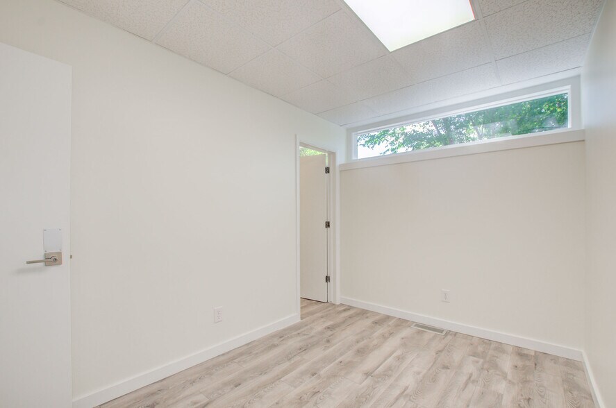 More Photos Of 1010 Burr St, Jackson Medical For Lease