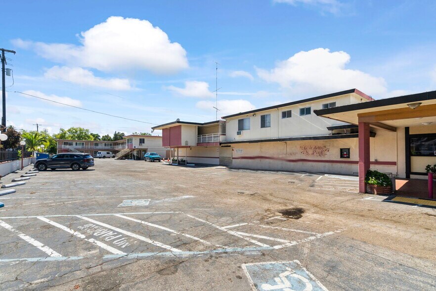 More Photos Of 1005 N El Dorado St, Stockton Hotel For Sale