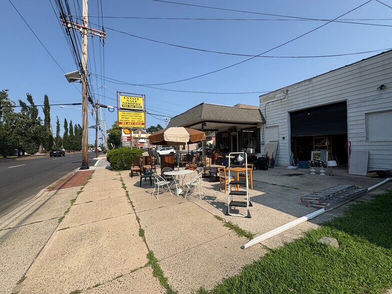 More Photos Of 2048 S Broad St, Hamilton Storefront For Sale