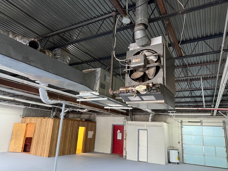 More Photos Of 2808 Virginia Ave, Collinsville Auto Repair For Sale