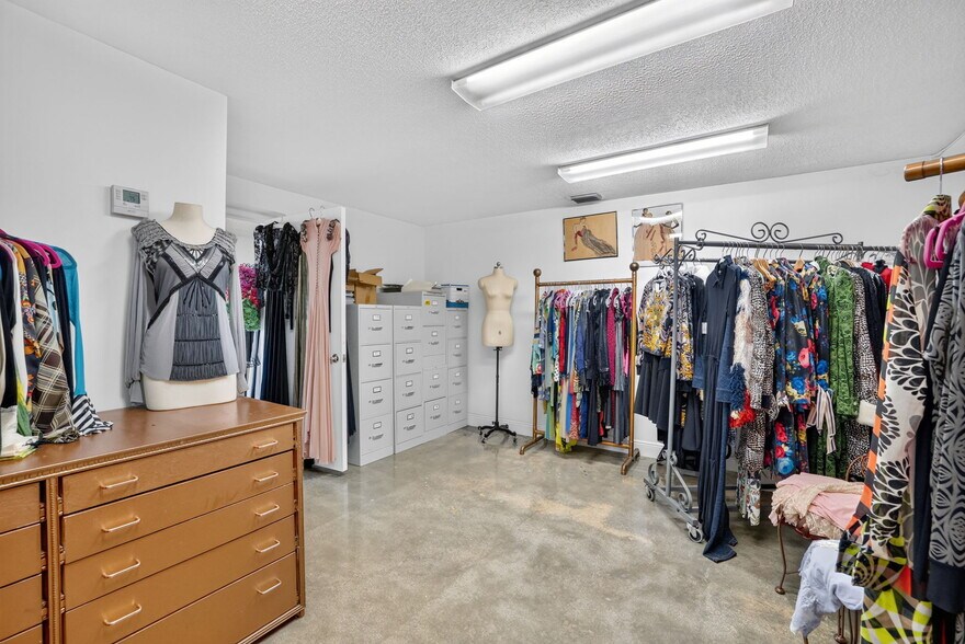 More Photos Of 2202-2204 W 78th St, Hialeah Warehouse For Sale