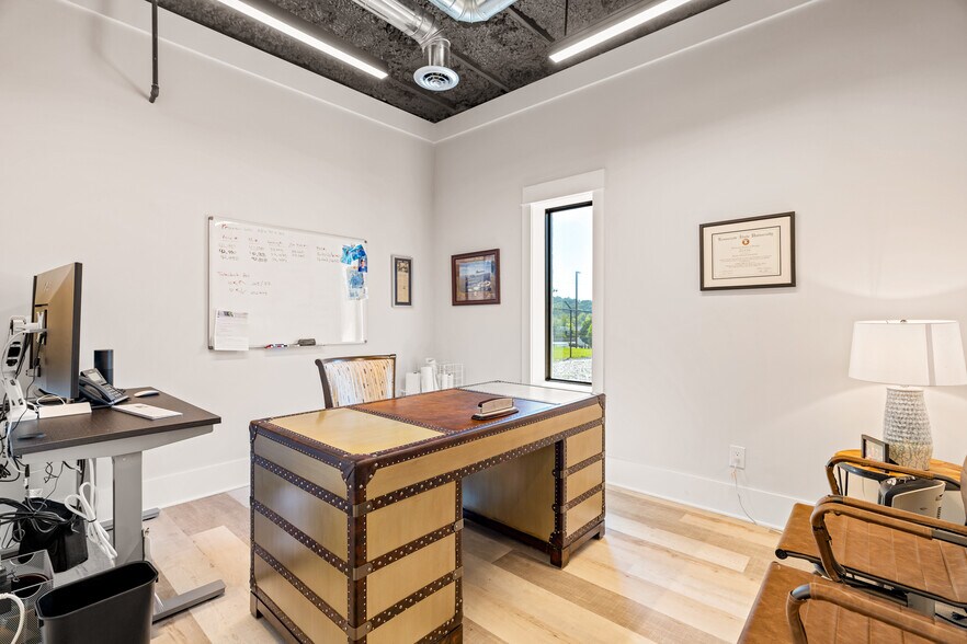 More Photos Of 6908 Office Park Cir, Knoxville Medical For Sale