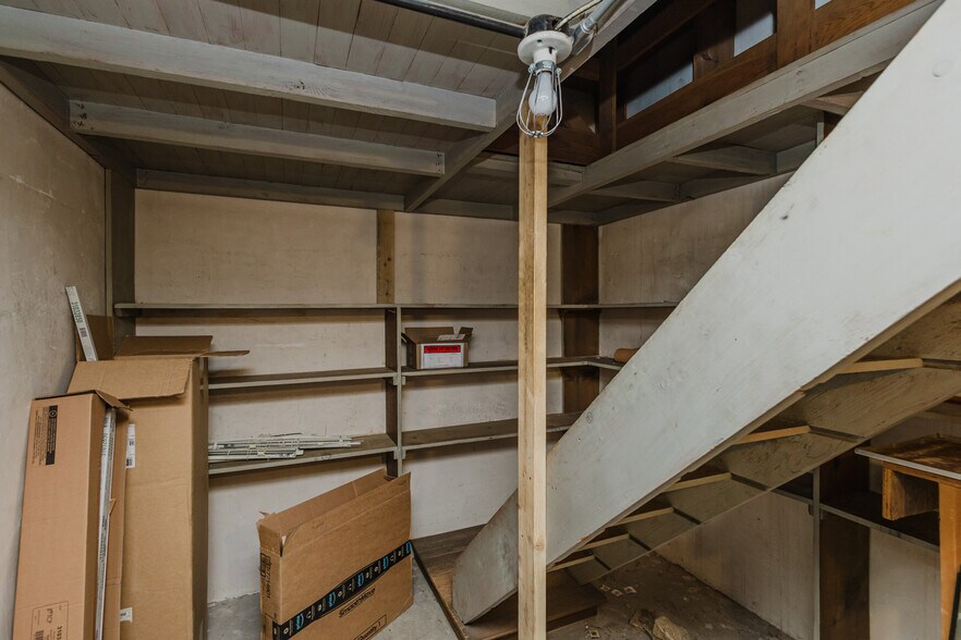 More Photos Of 724 N Main St, Newton Storefront For Sale