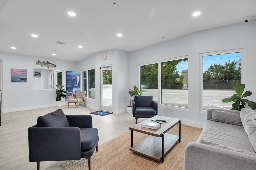 More Photos Of 82705 Overseas Hwy, Islamorada General Retail For Sale