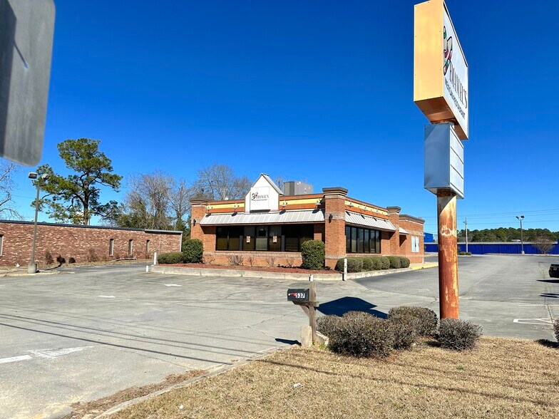 More Photos Of 537 S Main St, Swainsboro Restaurant For Sale