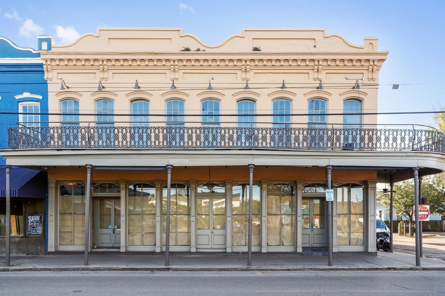 Primary Photo Of 3226 Magazine St, New Orleans Restaurant For Sale