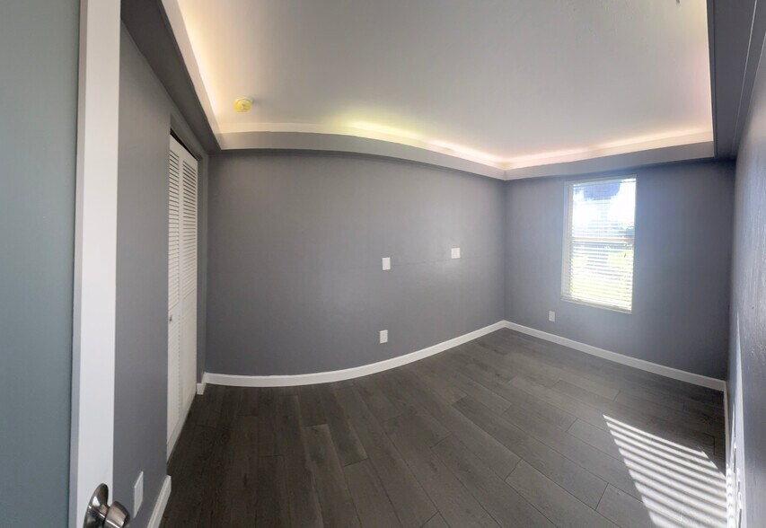 More Photos Of 7320 Sanibel Blvd, Fort Myers Medical For Lease