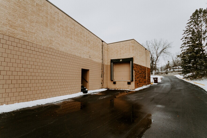 More Photos Of 5575-5599 W 78th St, Edina Research And Development For Lease