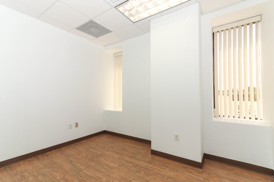 More Photos Of 6735 Conroy Windermere Rd, Orlando Medical For Sale