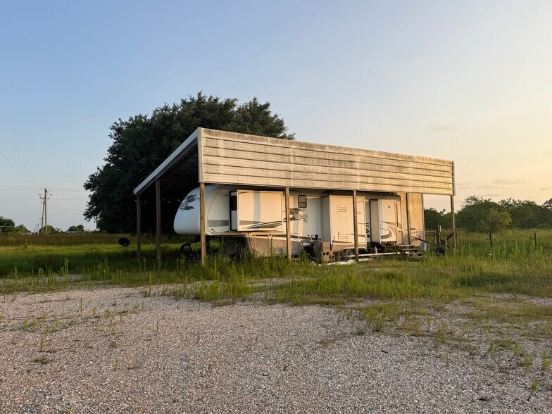 More Photos Of 7116 Gulf Beach Hwy, Cameron Trailer Camper Park For Sale