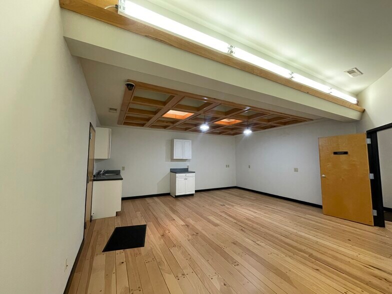 More Photos Of 4405 Dorchester Rd, Charleston Freestanding For Lease