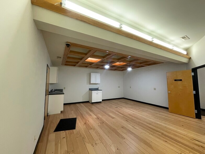 More Photos Of 4405 Dorchester Rd, Charleston Freestanding For Sale