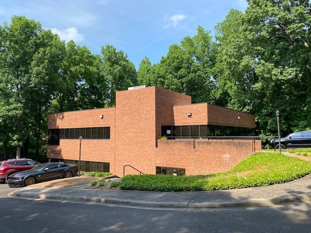 More Photos Of 3731 Latrobe Dr, Charlotte Office For Lease
