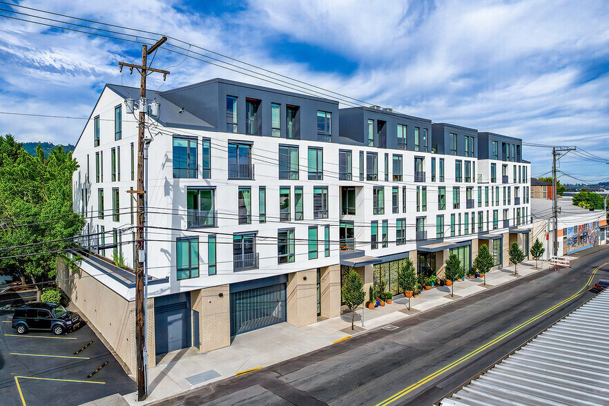 More Photos Of 1905 NW 23rd Ave, Portland Apartments For Lease