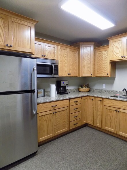 More Photos Of 12390 Sherburne Ave, Becker Office For Sale