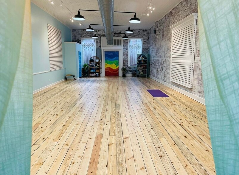 More Photos Of 115 Gordon St, Chickamauga Storefront For Sale