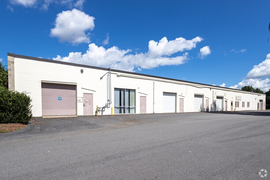 More Photos Of 4 Bud Way, Nashua Flex For Lease