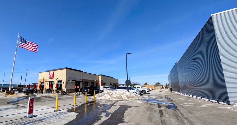 More Photos Of 29270-29350 Plymouth Rd, Livonia Freestanding For Lease