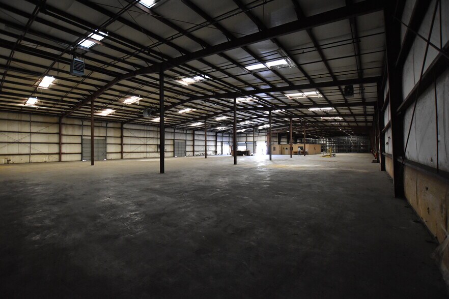More Photos Of 200 Powercorp Dr, Chattanooga Manufacturing For Lease
