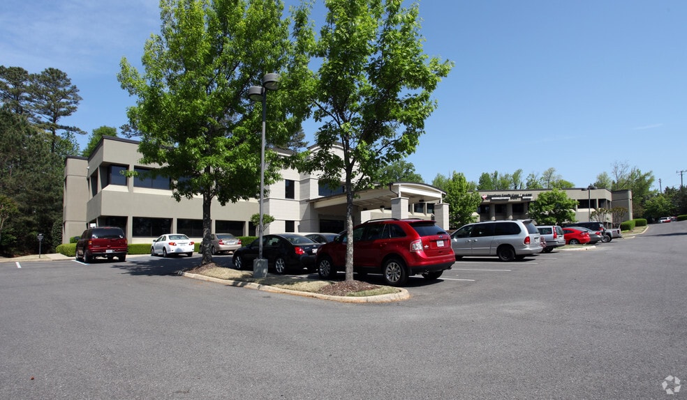 More Photos Of 200 Montgomery Hwy, Birmingham Office For Sale