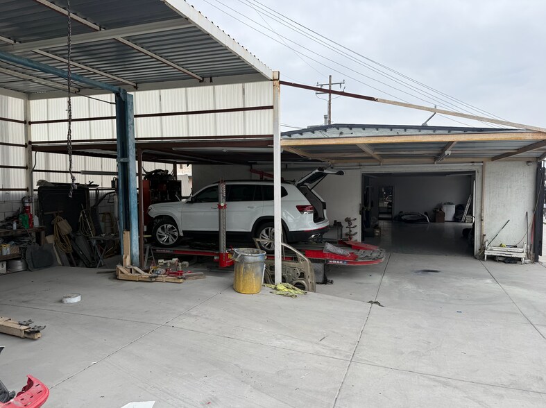 More Photos Of 1150 W Holt Blvd, Ontario Auto Repair For Lease